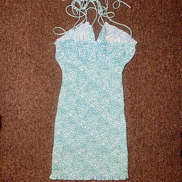 Blue and white floral patterned bodycon mini dress - Picture 6 of 6